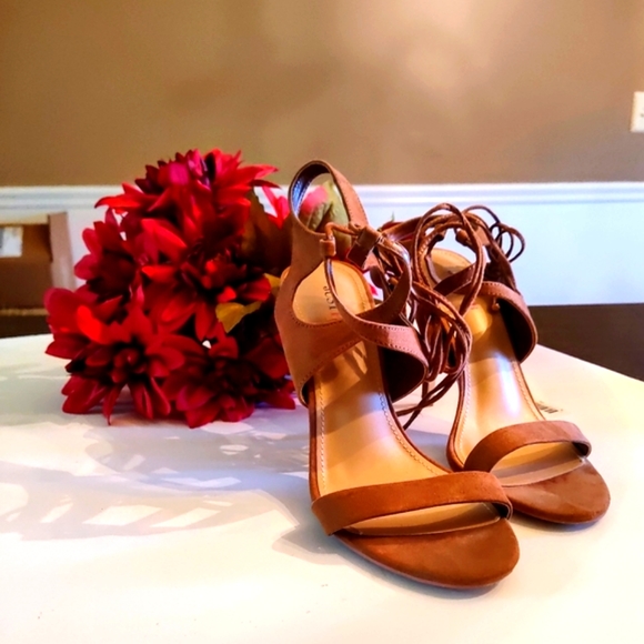 JustFab Reeta Heels - Picture 3 of 11